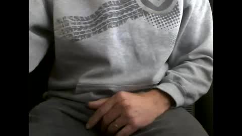 Snapshot of fifi010203 chatting on 11/07/25, 06:02 fifi010203 online show from 11/07/25, 06:02