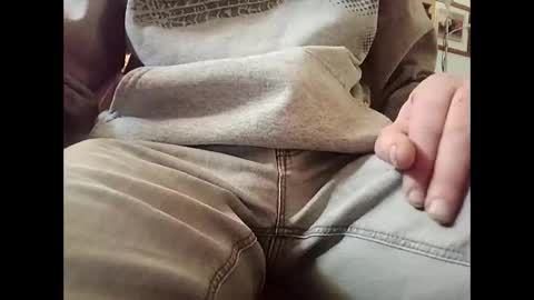 Snapshot of fifi010203 chatting on 11/19/25, 07:52 fifi010203 online show from 11/19/25, 07:52