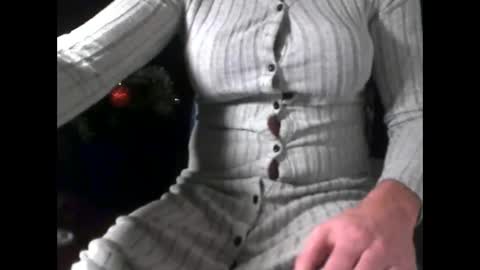 Snapshot of fifi010203 chatting on 12/16/25, 07:35 fifi010203 online show from 12/16/25, 07:35