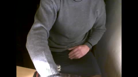 fifi010203 online show from 03/10/26, 06:40