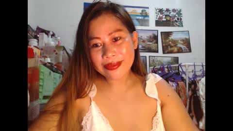 Snapshot of filipina_beauty69 chatting on 10/21/25, 07:36 filipina beauty. online show from 10/21/25, 07:36