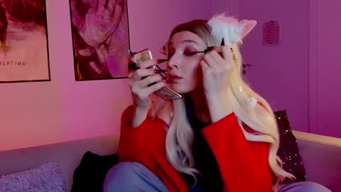 cap and Lana  online show from 12/22/24, 08:16