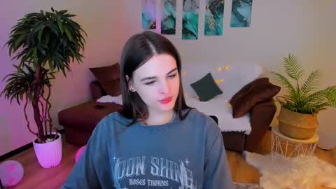 Snapshot of finalaccord chatting on 03/05/25, 10:43 Amanda online show from 03/05/25, 10:43