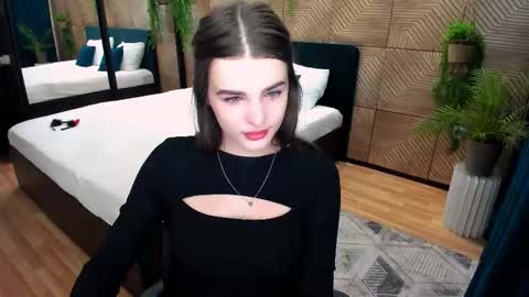 Snapshot of finalaccord chatting on 10/19/25, 10:16 Amanda online show from 10/19/25, 10:16