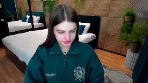 Snapshot of finalaccord chatting on 11/24/25, 10:04 Amanda online show from 11/24/25, 10:04