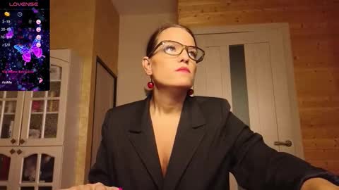 Snapshot of findom_lady_shine chatting on 10/24/25, 10:00 Lady online show from 10/24/25, 10:00