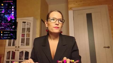 Snapshot of findom_lady_shine chatting on 10/24/25, 10:06 Lady online show from 10/24/25, 10:06