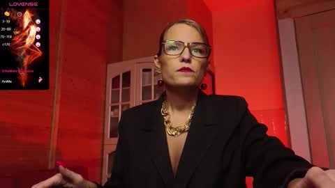 Snapshot of findom_lady_shine chatting on 12/14/25, 01:16 Lady online show from 12/14/25, 01:16