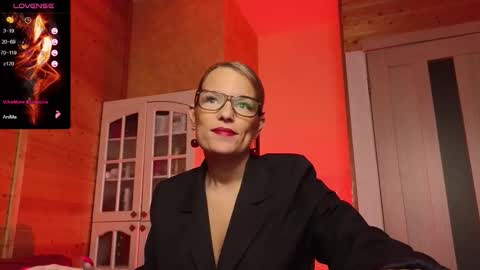 Snapshot of findom_lady_shine chatting on 12/15/25, 07:07 Lady online show from 12/15/25, 07:07