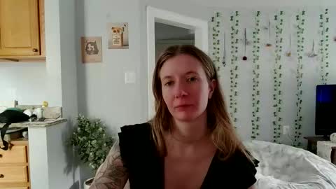 Snapshot of findomgoddessnatalia chatting on 05/15/26, 04:58 Goddess Natalia Findom online show from 05/15/26, 04:58
