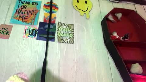 Snapshot of findommefoxi chatting on 12/18/24, 04:09 findommefoxi online show from 12/18/24, 04:09