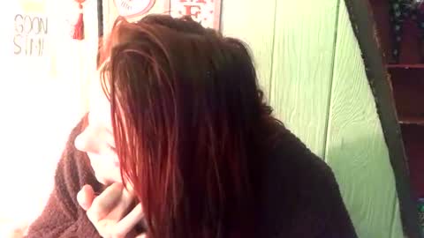 Snapshot of findommefoxi chatting on 02/13/25, 10:23 findommefoxi online show from 02/13/25, 10:23