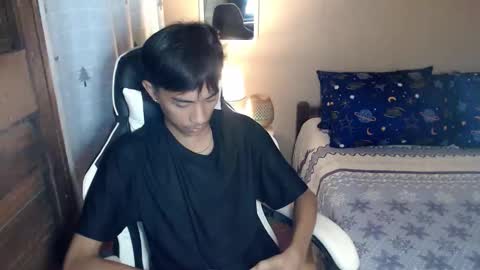 Snapshot of fineboii_rey18 chatting on 09/10/25, 06:46 fineboii_rey18 online show from 09/10/25, 06:46