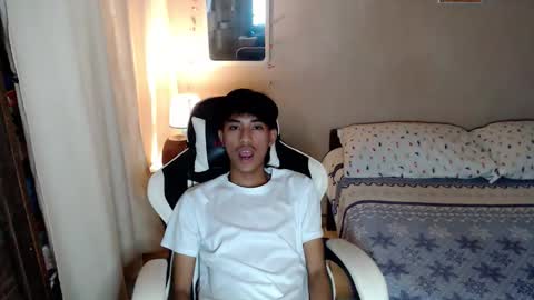 fineboii_rey18 online show from 02/02/26, 08:35