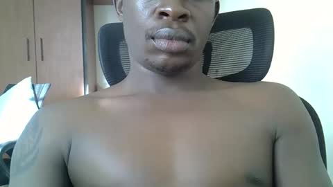 Snapshot of fineebony chatting on 05/06/26, 04:41 HOT AND SWEET online show from 05/06/26, 04:41