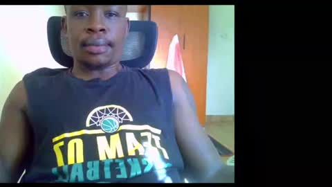 Snapshot of fineebony chatting on 05/26/26, 05:58 HOT AND SWEET online show from 05/26/26, 05:58
