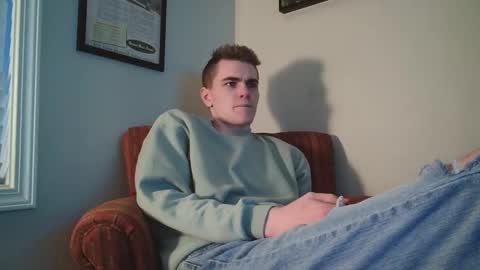 Snapshot of finnabun33 chatting on 12/24/24, 10:28 Jake I am Bicurious online show from 12/24/24, 10:28