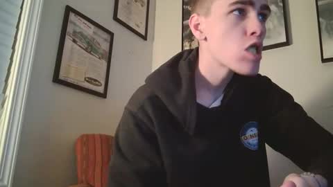 Snapshot of finnabun33 chatting on 12/31/24, 12:32 Jake I am Bicurious online show from 12/31/24, 12:32
