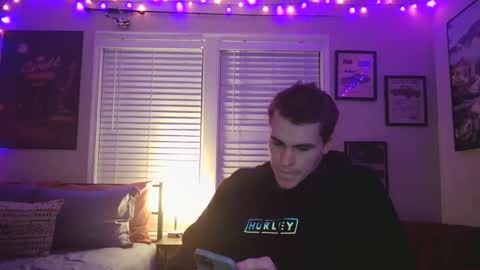 Snapshot of finnabun33 chatting on 02/11/25, 11:44 Jake I am Bicurious online show from 02/11/25, 11:44