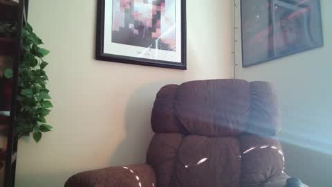 Snapshot of finnabun33 chatting on 10/23/25, 04:28 Jake I am Bicurious online show from 10/23/25, 04:28