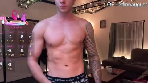 Finn August online show from 12/02/25, 12:49