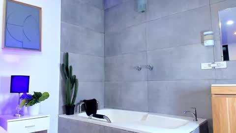 Snapshot of finnky1 chatting on 01/25/25, 04:34 finnky1 online show from 01/25/25, 04:34