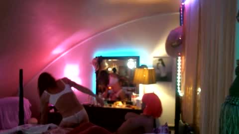 Snapshot of fionajamez chatting on 02/16/26, 01:35 J online show from 02/16/26, 01:35