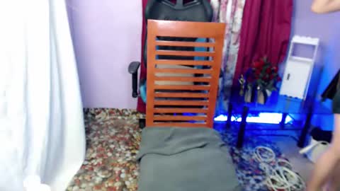 Snapshot of fionie_xxx chatting on 01/04/25, 09:09 FIONA online show from 01/04/25, 09:09