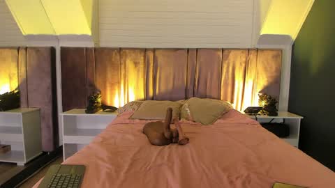 Fiorela online show from 04/15/26, 11:39