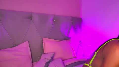 Fiorela Lenin  online show from 02/03/25, 07:00