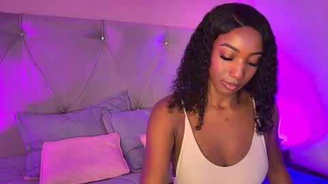 Fiorela Lenin  online show from 02/08/25, 04:04