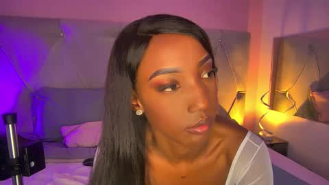 Fiorela Lenin  online show from 10/08/25, 06:05