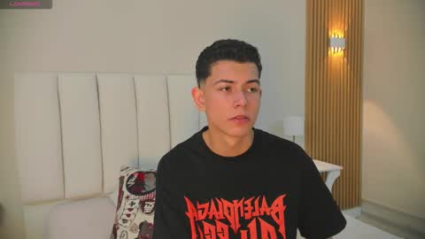 Nicolas online show from 10/18/25, 03:35