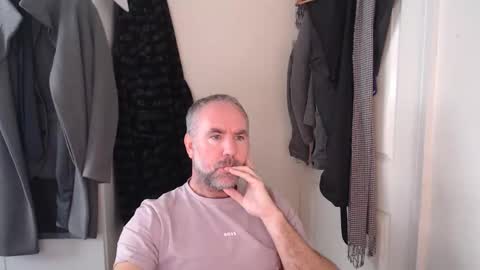 Snapshot of firephil chatting on 10/30/25, 11:55 firephil online show from 10/30/25, 11:55