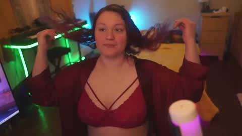 Snapshot of fireproofcuriousity chatting on 11/15/25, 04:43 Lio Roxy online show from 11/15/25, 04:43