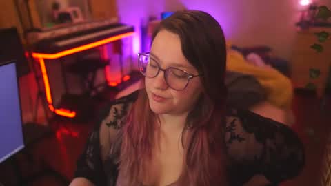 Snapshot of fireproofcuriousity chatting on 02/05/26, 05:56 Lio Roxy online show from 02/05/26, 05:56