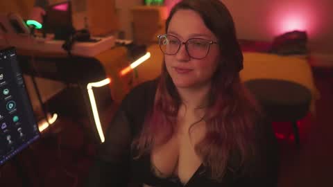 Snapshot of fireproofcuriousity chatting on 02/13/26, 05:14 Lio Roxy online show from 02/13/26, 05:14