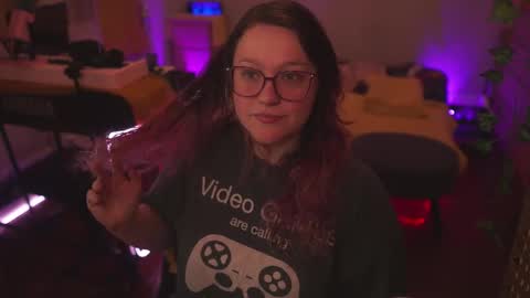 Snapshot of fireproofcuriousity chatting on 02/16/26, 05:36 Lio Roxy online show from 02/16/26, 05:36