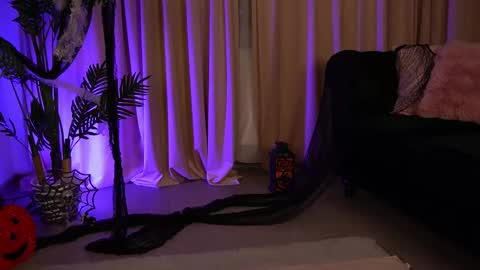 Snapshot of firesbomb777 chatting on 10/29/25, 08:27 Fires Bomb 777 online show from 10/29/25, 08:27