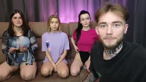 Snapshot of first_day_ chatting on 12/04/24, 12:03 ALICESTEVEVECTOR pvt open online show from 12/04/24, 12:03