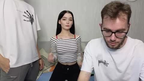 Snapshot of first_day_ chatting on 09/16/25, 09:43 ALICESTEVEVECTOR pvt open online show from 09/16/25, 09:43