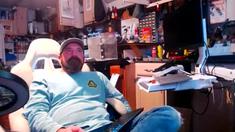 Snapshot of fishyfishy6460 chatting on 11/13/25, 03:49 fishyfishy6460 online show from 11/13/25, 03:49