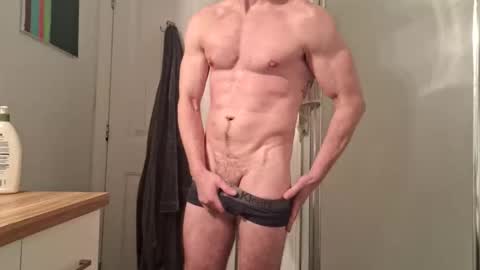 Snapshot of fit_dave_canada chatting on 11/13/25, 12:42 fit_dave_canada online show from 11/13/25, 12:42