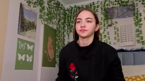 Snapshot of fit_girlfriend chatting on 12/16/25, 04:28 Ashle online show from 12/16/25, 04:28