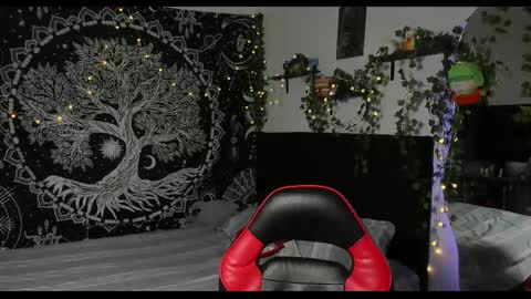 Snapshot of fit_prince_ chatting on 12/02/25, 04:18 David hotman online show from 12/02/25, 04:18