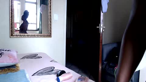 Snapshot of fitblair66_ chatting on 01/27/25, 12:48 fitblair66_ online show from 01/27/25, 12:48