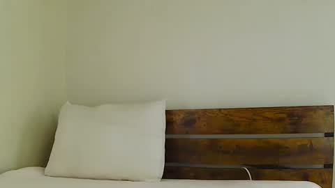 Snapshot of fitblondeprincess chatting on 10/24/25, 07:32 flowergirl online show from 10/24/25, 07:32