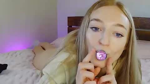 flowergirl online show from 01/08/26, 07:05