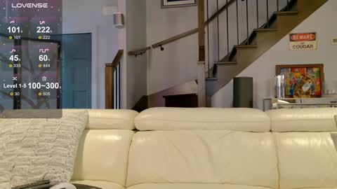 Snapshot of fitcougarcb chatting on 11/19/25, 05:46 Bianca online show from 11/19/25, 05:46