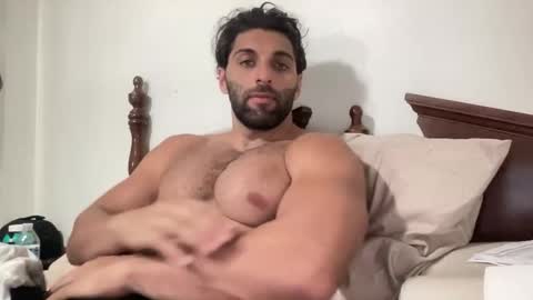 fitcurvyman4fun_69 online show from 04/05/26, 10:07